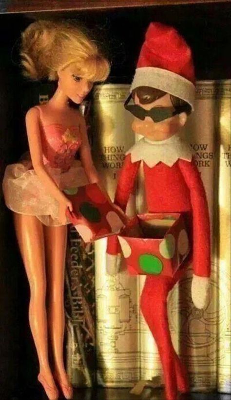 Inappropriate Elf On The Shelf, Christmas Memes Funny, Bad Elf, Funny Christmas Pictures, Awesome Elf On The Shelf Ideas, Elf Fun, Christmas Memes, Elf Shirt, Humor Inappropriate