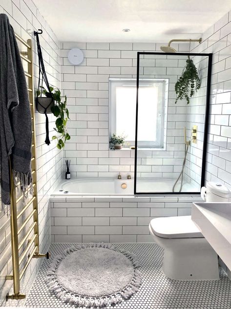 A Subway-Tiled Family Bathroom Remodel By Ferren Gipson Bathroom With Tub, Subway Tiles Bathroom, Hall Bathroom, Bathroom Tub, Tub Shower Combo, Bathroom Update, Family Bathroom, Bathroom Renos, Bathroom Design Small