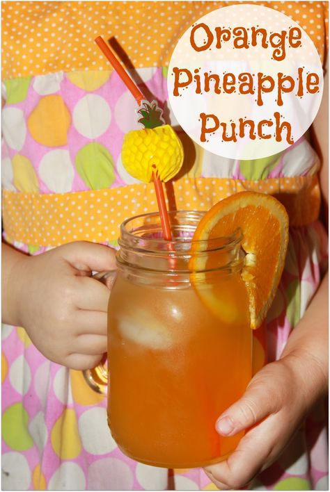 End of Summer Orange Pineapple Punch- a favorite kid friendly party drink! Pineapple Party Punch, Orange Punch Recipes, Punch Drink, Kid Friendly Party, Orange Punch, Blue Punch, Nourishing Recipes, Party Punch Recipes, Virgin Mojito