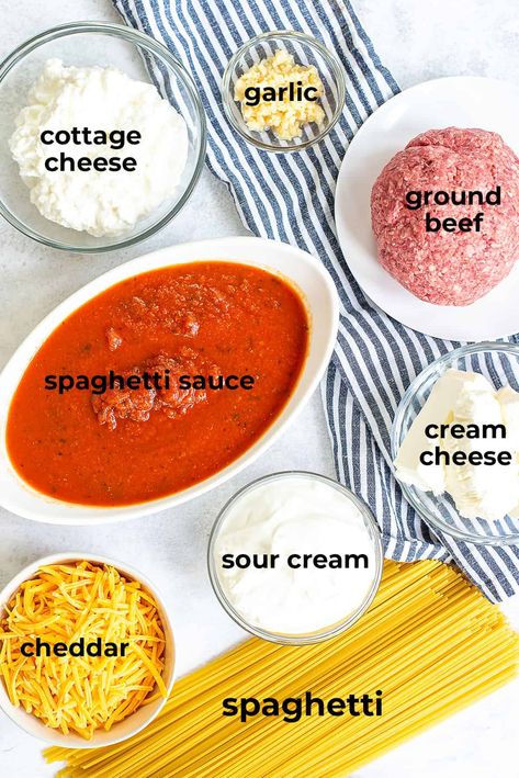 Baked Spaghetti With Cream Cheese, Spaghetti With Cream Cheese, Best Baked Spaghetti, Sour Cream Pasta, Ground Beef Spaghetti Sauce, Saucy Pasta, Easy Baked Spaghetti Recipe, Easy Baked Spaghetti, Spaghetti Casserole Recipe