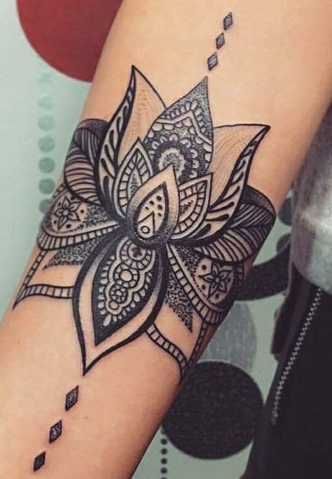 Lotus Tat, Aveeno Lotion, Trendy Tattoo Ideas, Mandala Tattoos For Women, Lotusblume Tattoo, Forearm Tattoo Quotes, Wrist Tattoo Cover Up, Mandala Hand Tattoos, Henna Tattoo Hand