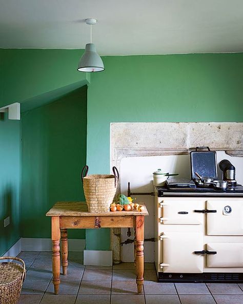 FArrow and Ball How To Decorate Book Reivew on Modern Country Style Green Country Kitchen, Breakfast Room Green, Room Green, Sage Green Walls, Farrow And Ball Paint, Green Walls, Farrow And Ball, Deco Furniture, Old Kitchen