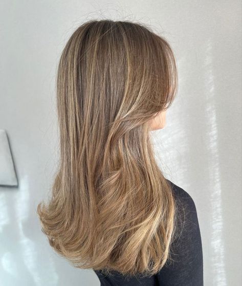 #BlondeHairGoals #BlondeTransformation #HairMakeover #BlondeBeauty #BlondeAmbition #HairInspo #BlondeBombshell #BlondeJourney #NewHairWhoDis #BlondeVibes #HairTransformation #BlondeLife #BlondeHighlights #BlondeObsessed #BlondeMagic Dark Blonde Light Brown Hair Balayage, Blonde Balayage From Dark Hair, Hair Inspiration Light Brown, Soft Blowout Hair, Dark Blonde Hair Inspiration, Sand Hair Color, Sandy Blonde Highlights, Sand Blonde Hair, Cool Balayage