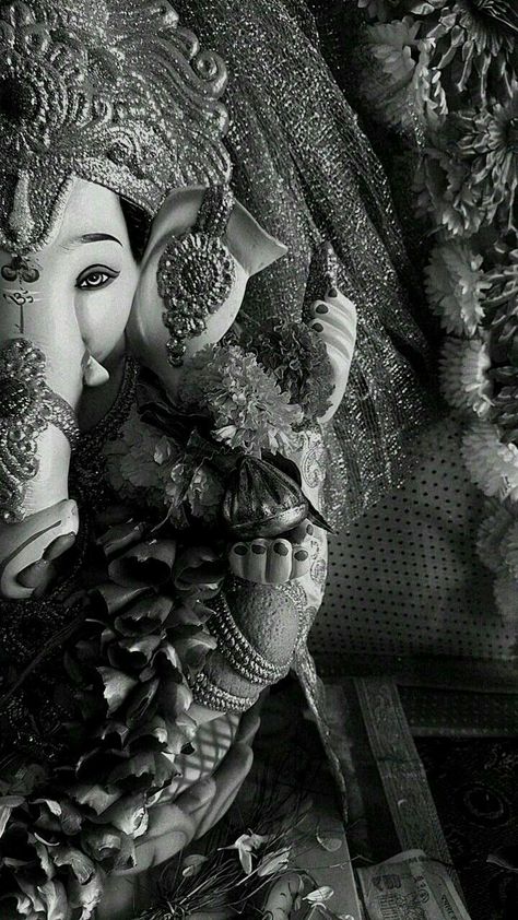 Lord Ganesh Aesthetic Wallpaper, Ganesh Aesthetic Images, Ganpati Photo Hd Aesthetic, Bappa Wallpaper Aesthetic, Ganpati Aesthetic Wallpaper, Aesthetic Ganesha Wallpaper, Ganpati Bappa Wallpapers Aesthetic, Ganpati Bappa Hd Photos, Ganesh Wallpaper Aesthetic