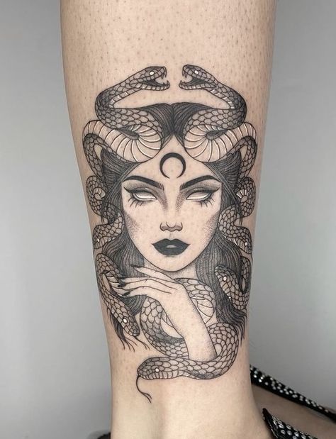 Medusa Meaning, Medusa Tattoos, Tattoo Modern, Black Medusa, Medusa Tattoo Design, Muster Tattoos, Mythology Tattoos, Medusa Tattoo, Tattoo Feminina