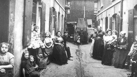 Whitechapel 1888 Whitechapel London, 19th Century London, London People, East End London, Victorian Life, Victorian London, London History, Bethnal Green, London Town