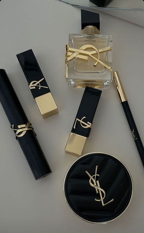 Ysl Make Up Aesthetic, Saint Laurent Aesthetic, Ysl Aesthetic, Ysl Gold, Ysl Jewelry, Ysl Makeup, Chique Outfits, Ysl Beauty, Perfume Lover