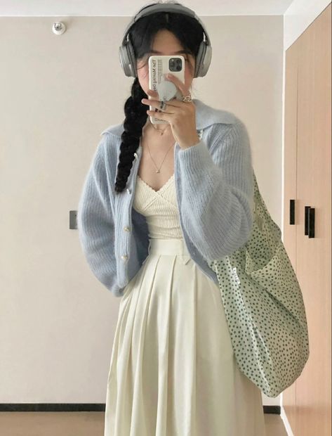 Modest Outfits Dresses, Cardigan Over Dress, Shoujo Outfits, Soft Girl Outfits, Over Dress, Diy Clothes Life Hacks, Boho Chic Outfits, Introverted, Closet Fashion