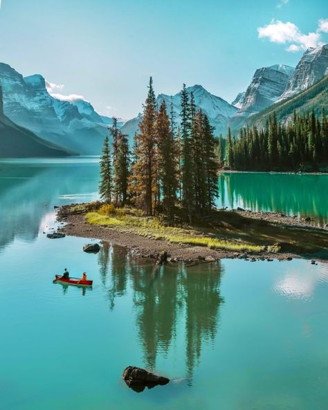 Jasper National Park Canada, Spirit Island, Canada National Parks, Instagram Guide, Jasper National Park, Round Trip, Canada Travel, Travel Couple, Travel Aesthetic