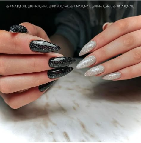 Black And White Nails Glitter, Black And White Glitter Nails, Silvester Nails, Black Nails Glitter, White Sparkly Nails, Sparkly Black Nails, Black Sparkly Nails, White Sparkle Nails, Black Glitter Nails