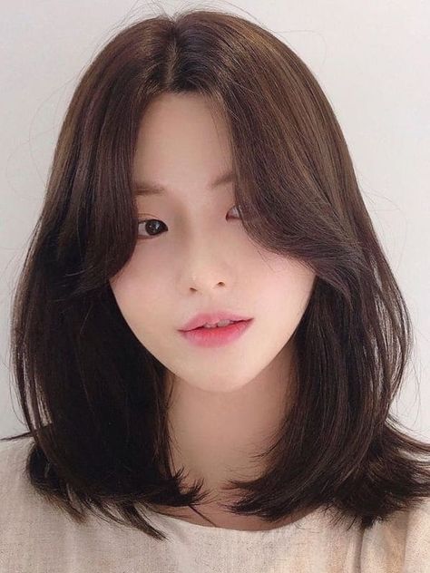 Long Bob Korean Shoulder Length, Korean Medium Haircut With Curtain Bangs, Korean Lob With Curtain Bangs, Short Haircut With Curtain Bangs Asian, Hair Styling For Shoulder Length Hair, Korean Short Haircut With Curtain Bangs, Haircut Short With Curtain Bangs, Asian Short Hair With Curtain Bangs, Korean Hair Shoulder Length