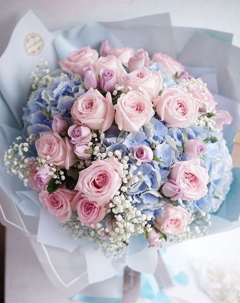 Pink Blue Flower Bouquet, Vase For Bridal Bouquet, Pink And Blue Wedding Bouquets, Romantic Pastel Wedding Theme, Pink And Blue Flower Arrangements, Pink And Blue Flower Bouquet, Blue And Pink Wedding Flowers, Light Blue And Pink Wedding, Blue And Pink Wedding Theme