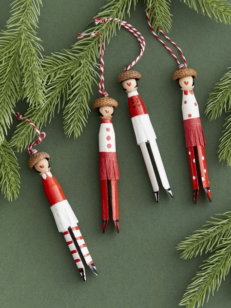 Clothes Pin Ornaments, Clothespin Ornament, Clothespin Crafts Christmas, Fun With Kids, Christmas Clothespins, Christmas Craft Ideas, Christmas Craft Fair, Clothes Pegs, Fun Christmas Crafts