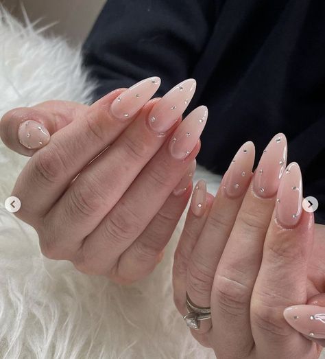 Milky Pink Nails With Rhinestones, Nails With Small Pearls, Basic Nails With Gems, Nails Ideas With Diamonds, Round Long Nails, Cute Oval Nails Design, Long Oval Nails Design, Round Nails Long, Long Nails Round