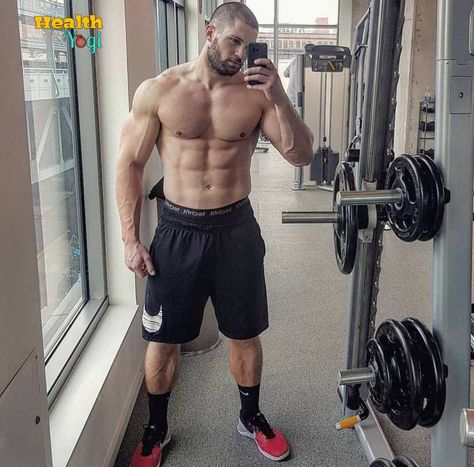 Trening Sztuk Walki, Taking A Selfie, Sweet Guys, Muscular Men, Muscle Men, Male Body, Fitness Training, Mens Fitness, Workout Routine