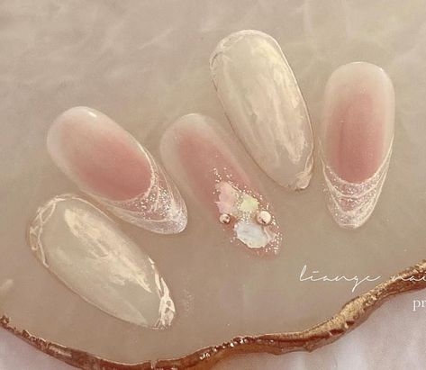 Japanese Nail Art Elegant, Trendy Nail Colors, Design Nails Art, Bridal Nails Designs, Fake Nails Designs, Art Deco Nails, Asian Nails, Trendy Products, Beauty Nails Design