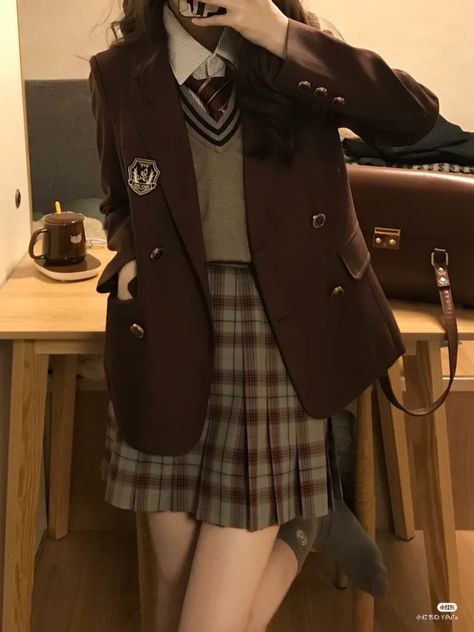 Cute Boarding School Uniforms, Boarding School Dr Uniform, Girls Boarding School Uniform, Brown Uniform School, P.e Uniform Korean, Korean Girl School Outfits, Academy Uniform Aesthetic, Light Academia Uniform, Boarding School Uniforms Aesthetic