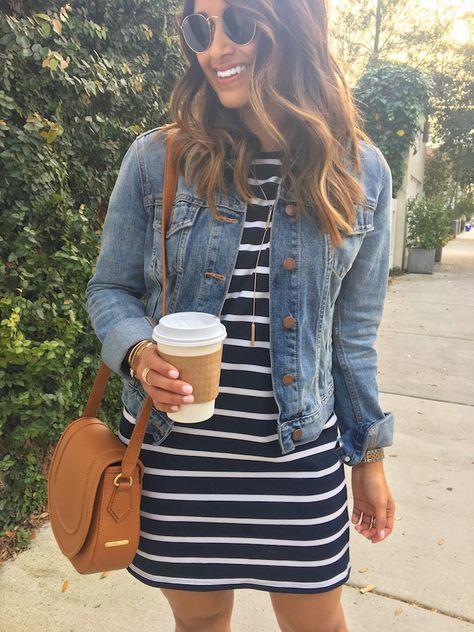 haute off the rack, spring style, women's fashion, gigi new york, jenni saddle bag, striped dress, striped shift dress, denim jacket, rayban round sunglasses, kendra scott jewelry Charleston Outfits, Striped Shift Dress, Stripe Outfits, Dress Denim, Mode Casual, Stil Inspiration, Outfit Trends, Modieuze Outfits, Instagram Outfits