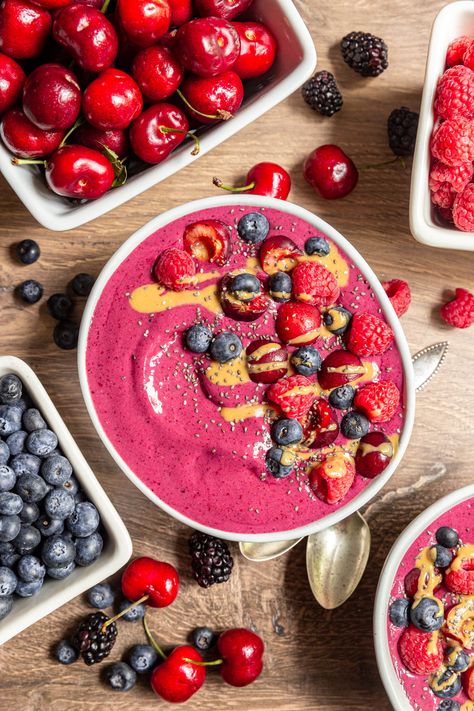 Cherry Smoothie Bowl, Berry Smoothie Bowl, Cranberry Smoothie, Acai Bowls Recipe, Sweet Smoothies, Cherry Smoothie, Frozen Cherries, Smoothie Bowl Recipe, Healthy Ingredients