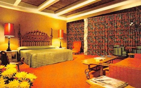 44 Cool Pics Show Bedroom Interior of the 1950s and '60s American Hotels ~ Vintage Everyday Lake Ozark Missouri, Mcm Bedroom, Ozark Missouri, Ozarks Missouri, Lake Ozark, Kaanapali Beach, Roosevelt Hotel, Hawaii Hotels, Ohio Travel