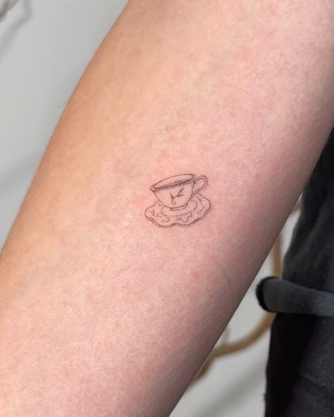 Aesthetic Dainty Tattoos, Coquette Tattoo Designs, Floral Teacup Tattoo, Sibling Birth Flower Tattoos, Small Amsterdam Tattoo, Tiny Teapot Tattoo, Dainty Teacup Tattoo, France Inspired Tattoo, Tea Cups Tattoo