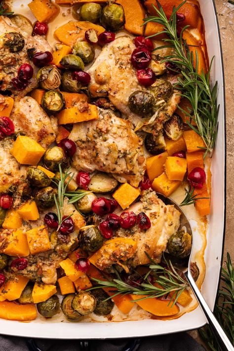 Chicken And Squash Recipes, E2m Recipes, Butternut Squash Tart, Squash Tart, Fall Chicken Recipes, Chicken Squash, Easy Fall Dinners, Friendsgiving Food, Chicken And Butternut Squash