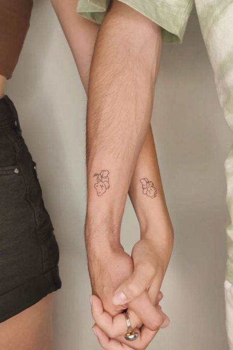 Aesthetic Couple Tattoo, Married Couple Tattoos, Marriage Tattoos, Finger Tattoos For Couples, Couple Tattoos Unique Meaningful, Matching Best Friend Tattoos, Cute Couple Tattoos, Couple Matching Tattoo, Small Couple Tattoos