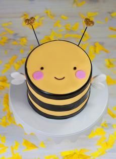 Mini Animal Cakes | Whipped Bakeshop. The cutest bumblebee cake ever! Baby Cake Design, Tårta Design, Mini Torte, Pastel Cupcakes, Bee Cakes, Animal Cakes, Savoury Cake, Birthday Cake Kids, Fancy Cakes