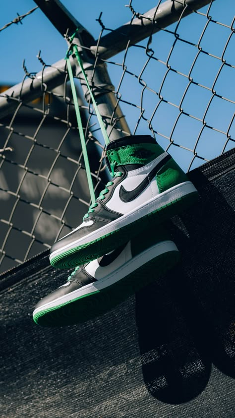 Jordan 1 Lucky Green Outfit, Air Jordan 1 Lucky Green, Lucky Green Outfit, Jordan 1 Wallpaper, Hype Aesthetic, Lucky Green Jordan 1, Outfit Jordan 1, Air Jordan 1 Pine Green, Jordan 1 Green