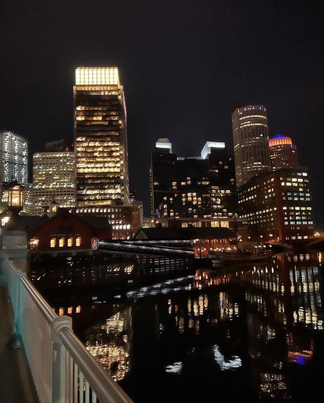 Boston City Aesthetic Night, Boston Night Aesthetic, Boston At Night Aesthetic, Boston Apartment Aesthetic, Boston City Aesthetic, Boston Vibes, Boston Massachusetts Aesthetic, Boston At Night, Boston Wallpaper