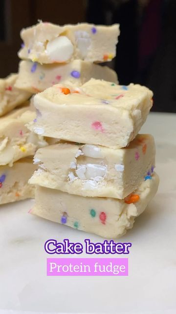 Cake Batter Protein Pudding, Protein Powder Desserts, Low Calorie Protein Bars, Super Low Calorie Recipes, Birthday Cake Fudge, Protein Fudge, Cake Batter Protein, Super Low Calorie, Protein Options