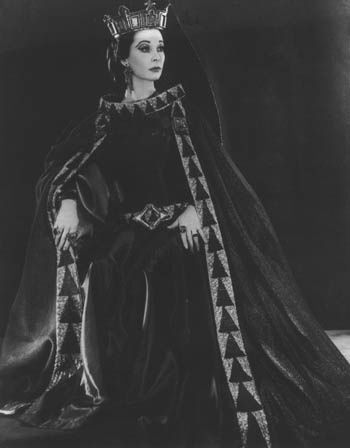 Shakespeare Costumes, Macbeth Play, Vivian Leigh, Lady Macbeth, Vivien Leigh, Theatre Costumes, Actrices Hollywood, Opera Singers, Movie Costumes