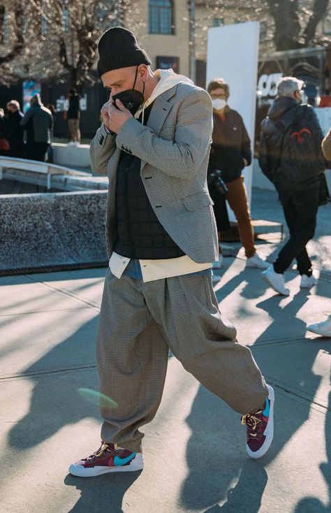 Balloon Pants Outfit Men, Balloon Pants Outfit, English Clothes, Casual Edgy, Pants Outfit Men, Dapper Dudes, Balloon Pants, Street Style Outfits Men, Mens Winter Fashion