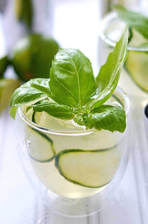 Cucumber Basil, Cocktail Fruit, Jalapeno Margarita, Mint Water, Summertime Drinks, Wedding Pins, Gin Tonic, Gin Cocktails, Daiquiri