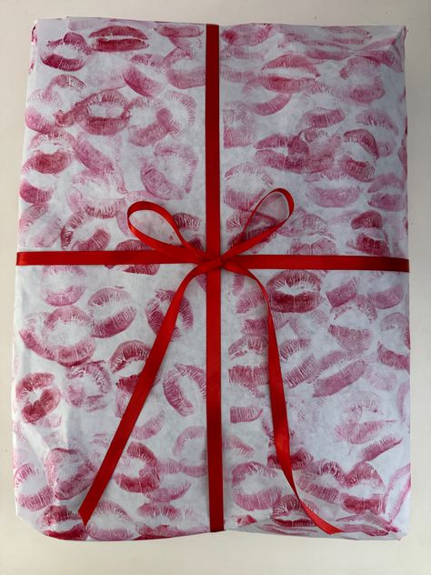 #gift #wrapping #paper #diy #cute #valentines #kiss #makeup #lipstick #coquette #bows #present #boyfriend #longdistancerelationship Coquette Wrapping Paper, Longdistancerelationship Gift Ideas, Valentines Wrapping, Wrapping Paper Diy, Rapping Paper, Present Boyfriend, Sending Letters, Kiss Gift, Birthday Kiss