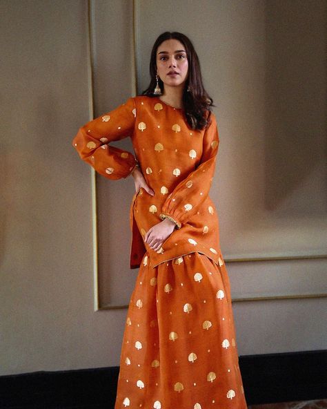 RAW MANGO on Instagram: “Actress Aditi Rao Hydari in our ‘Preeta' woven organza kurta and 'Asha' garara featuring all-over peacock buta and kiran highlights from…” Indian Wedding Dresses For Women, Orange Sharara, Haldi Dress For Bride, Trending Wedding Dresses, Organza Kurta, Royal Lineage, Wedding Dresses For Women, Aditi Rao Hydari, Desi Fits