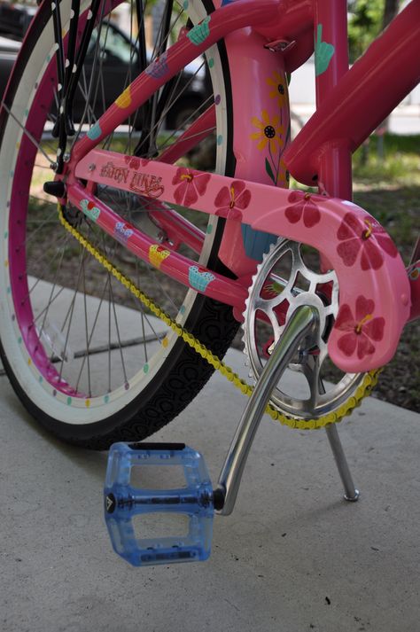 Idea to paint my bike wheels Bike Paint Ideas Diy, Bike Ideas Paint, Bike Wheel Ideas, Bike Paint Ideas, Bicycle Design Paint, Bike Makeover, Bicycle Makeover, Weird Cakes, Bike Gadgets