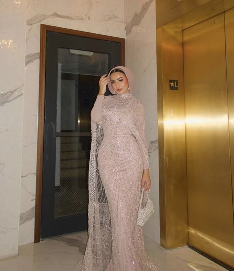 serenehill dress Katb Kitab Outfit, Hijabi Prom Outfits, Hijabi Dresses For Wedding Guests, Prom Hijab Style, Wedding Guest Dress Hijab, Nikkah Guest Outfit, Hijabi Dresses Prom, Dress For Nikkah, Hijabi Evening Dresses