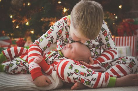 Sibling Christmas Pictures, Newborn Christmas Pictures, Matching Christmas Jammies, Baby Holiday Photos, Baby Christmas Photography, Newborn Christmas Photos, Christmas Baby Pictures, Christmas Family Photoshoot, Arbor Wedding