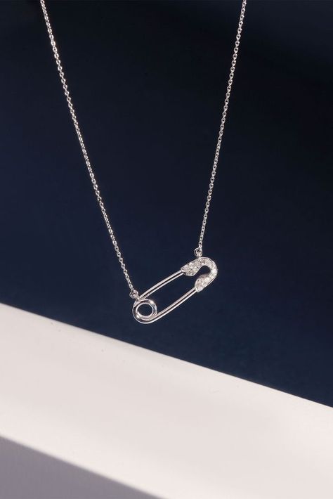 Diamond Safety Pin Necklace / 14K White Gold Safety Pin / Micro Pave Diamond Pin Necklace Safety Pins Necklace, Safety Pin Wallpaper, Shifting Jewelry, Safety Pin Tattoo, Saftey Pin, La Outfit, Safety Pin Necklace, Safety Pin Jewelry, Pin Necklace