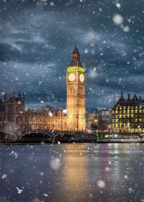 LONDON CHRISTMAS MAGIC! #london #christmas London Christmas Wallpaper, London Snow, Christmas In London, Christmas Wallpaper Iphone, London Wallpaper, London Aesthetic, London Christmas, City Of London, Spring Wallpaper