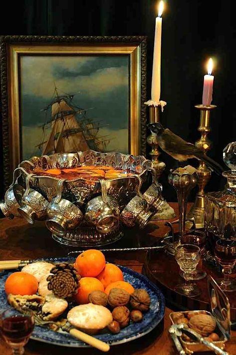 Fall vignette English Christmas, Punch Bowl Set, Fall Entertaining, Grand Art, Thanksgiving Table, Beautiful Table, Autumn Home, Fall Thanksgiving, Happy Thanksgiving