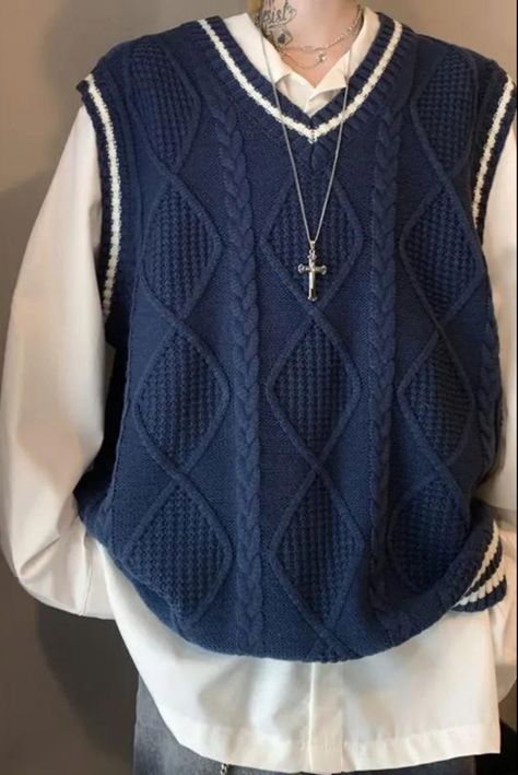 Light Academia Outfit Men, Sweater Vest Cropped, Vest Outfits Aesthetic, Academia Aesthetic Outfit Men, Academia Sweater, Light Academia Outfit, Outfit Vest, Vest Outfits Men, Cropped Sweater Vest