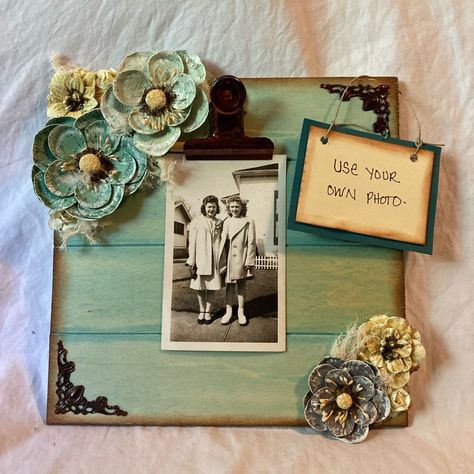 Handmade Mixed Media Photo Frame (Put Your Own Photo Into The Clip Or Leave Ours In For A Vintage Vibe!) *Smoke-Free Home. *I Try To Ship 1-2 Days After Purchase. *Each Order Comes With A Little Free Gift! *I Use Up-Cycled Packaging! *Dont Forget To Bundle! *Please Feel Free To Message Me With Any Questions, Offers, Or Just Talk About Squishmallows! Small Picture Frame Ideas, Decorated Picture Frames, Diy Handmade Gift Ideas, Frame Makeover, Picture Frame Projects, Pic Frame, Handmade Picture Frames, Photo Crafts, Heart Picture Frame