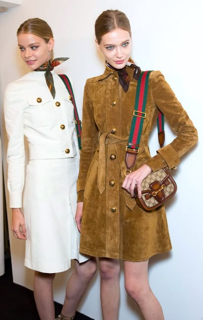 Gucci Spring 2015 backstage 70s Gucci Aesthetic, 70s Stewardess, Gucci Inspired Outfit Women, Gucci Winter, Gucci 2015, Gucci Watches, Gucci Outfit, Gucci Coat, Trendy Coat