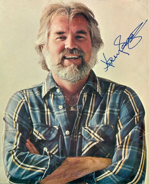 Kenny Rogers:  Another one of Mom's favorites.  I brough her to see him three times at the Cape Cod Melody Tent. Dr Hook, Kenny Rogers, Country Music Videos, Western Music, Country Music Artists, Moms Favorite, Country Music Stars, Country Music Singers, Country Stars