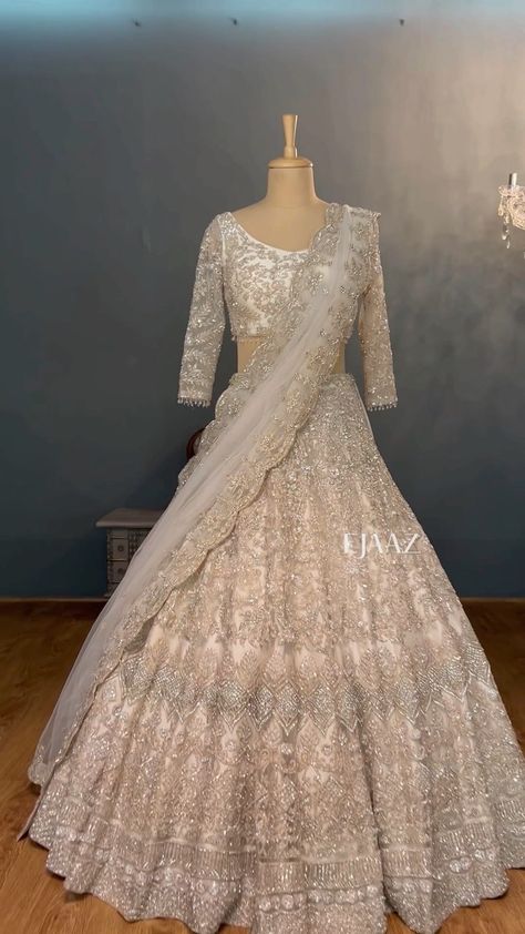 Half White Lehenga, White Sparkly Lehenga, Champagne Lehenga Bridal, Champagne Gold Lehenga, Champagne Lengha, Ivory Lehenga Bridal, White And Gold Lehenga, Gold Lehenga Bridal, Champagne Lehenga