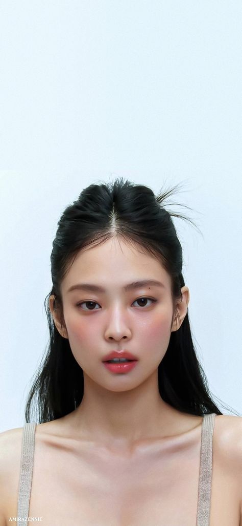 Student Makeup Look, K Pop Eyebrows, Student Makeup, Jennie Natural Makeup, Korean Blush Makeup, K Pop Idol Makeup, Jennie Kim Makeup, Jennie Kim Make Up Look, K Pop Makeup Looks