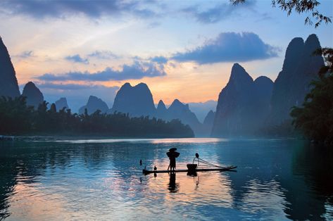 Li River China, Chinese Mountains, Guilin China, Study In China, Republic City, Frida Art, Honeymoon Vacations, Best Honeymoon Destinations, Lijiang