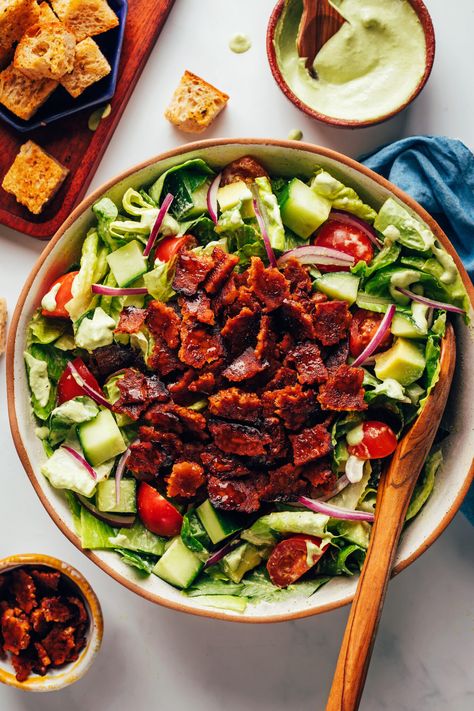 Vegan BLT salad with romaine, tempeh bacon, tomatoes, avocado, and a creamy vegan ranch dressing. A satisfying, veggie-packed, plant-based meal with just 7 ingredients! Vegan Blt, Vegan Ranch Dressing, Blt Salad, Tempeh Bacon, Salad With Avocado, Vegan Ranch, Minimalist Baker, Avocado Salad, Tempeh